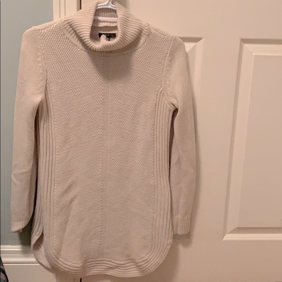Beige dynamite turtleneck (small) - Picture 1 of 3